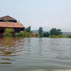 Oxy Valley Resort